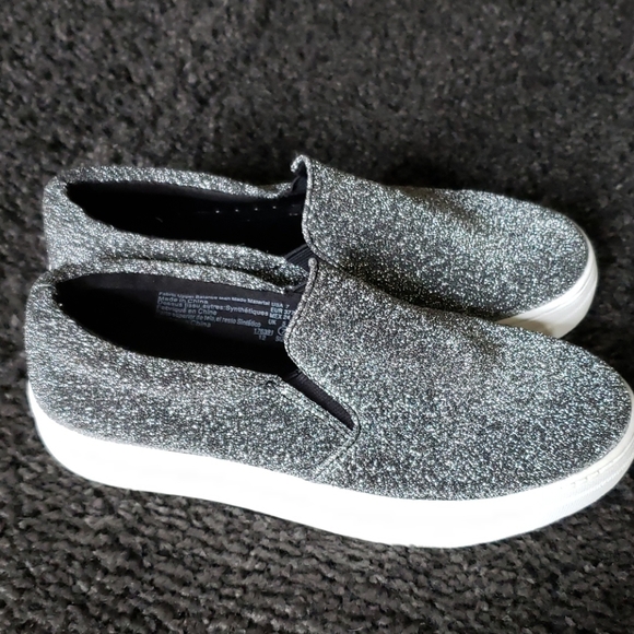 Silver sparkles slip ons - Picture 2 of 5